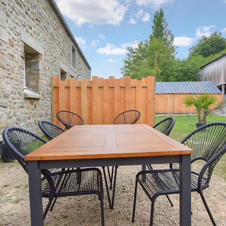 Dom wakacyjny Stunning Home In La Pernelle With Wifi La Pernelle