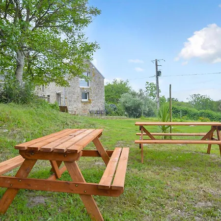 Stunning Home In La Pernelle With Wifi Dom wakacyjny *
