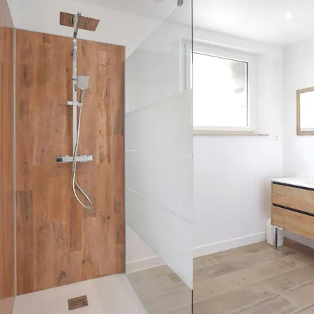 בית נופש 2 Bedroom Stunning In