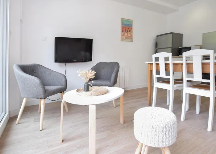 2 Bedroom Stunning In Feriehus *
