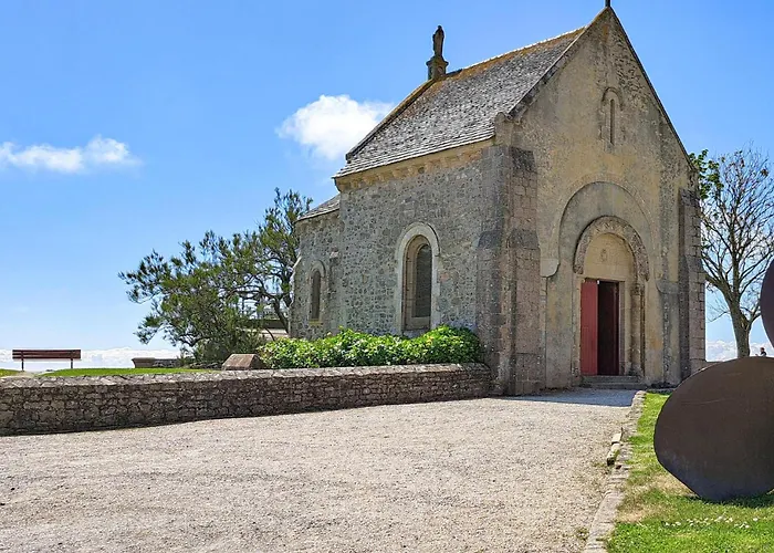 2 Bedroom Stunning In Feriehus La Pernelle