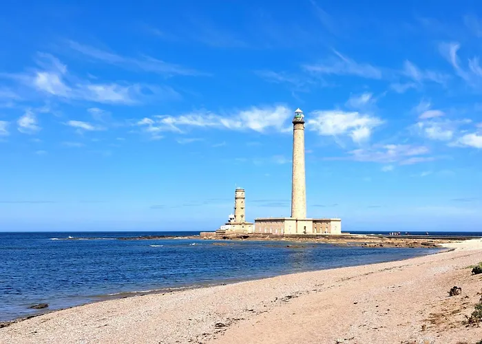 2 Bedroom Stunning In Casa vacanze La Pernelle