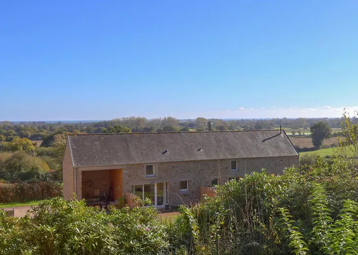 2 Bedroom Stunning In Feriehus La Pernelle