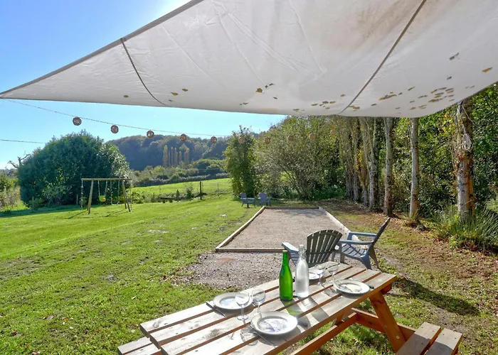 2 Bedroom Stunning In *